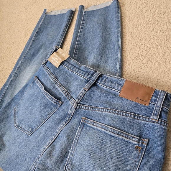 NWT Madewell The High Rise Slim BoyJean Distressed Size 25 - Picture 16 of 16